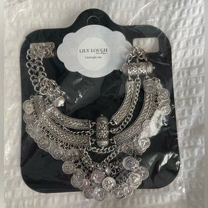 Lily Lough statement necklace color silver